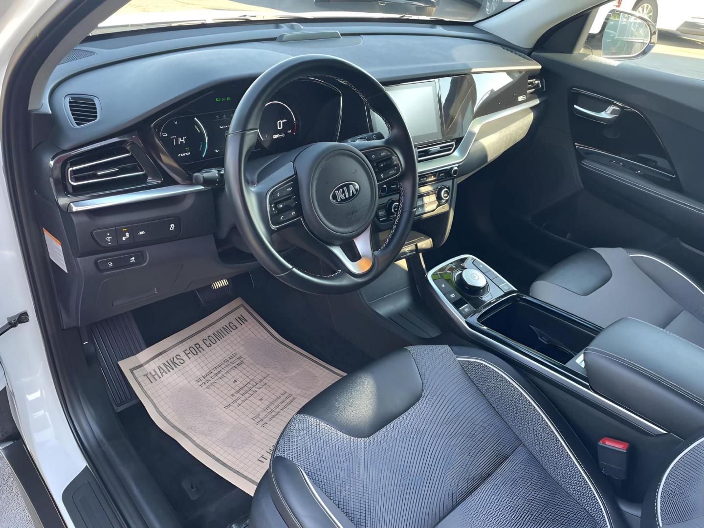 2021 WHITE /Black Kia Niro EV EX (KNDCC3LG1M5) , 6A transmission, located at 722 E Miner Ave, Stockton, CA, 95202, (209) 871-6645, 37.956711, -121.282310 - PLUS TAXES AND FEES - Photo#10