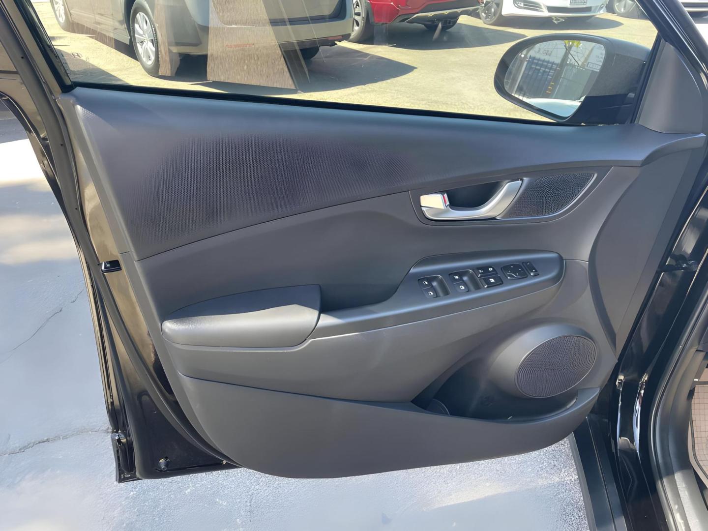 2022 BLACK /BLACK Hyundai Kona EV Limited (KM8K33AG9NU) with an ELECTRIC engine, 1A transmission, located at 722 E Miner Ave, Stockton, CA, 95202, (209) 871-6645, 37.956711, -121.282310 - PLUS TAXES AND FEES - Photo#6