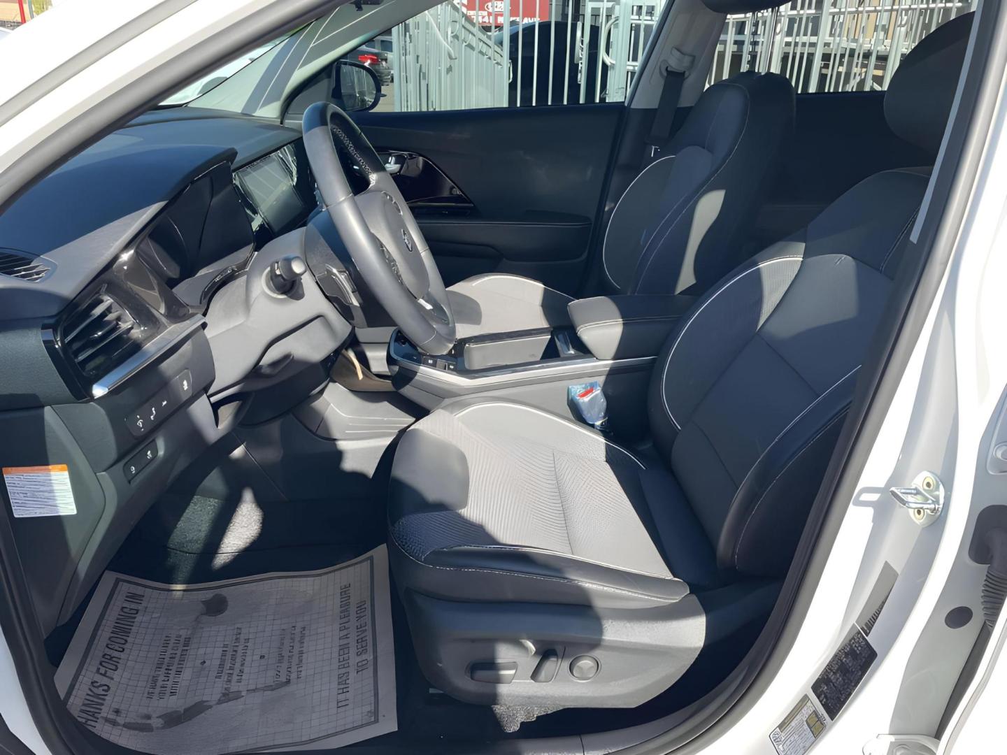 2021 WHITE Kia Niro EV EX (KNDCC3LG2M5) , 6A transmission, located at 722 E Miner Ave, Stockton, CA, 95202, (209) 871-6645, 37.956711, -121.282310 - PLUS TAXES AND FEES - Photo#8