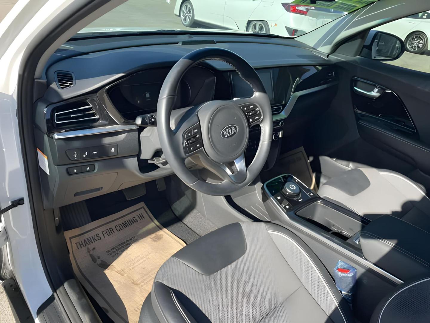 2021 WHITE Kia Niro EV EX (KNDCC3LG2M5) , 6A transmission, located at 722 E Miner Ave, Stockton, CA, 95202, (209) 871-6645, 37.956711, -121.282310 - PLUS TAXES AND FEES - Photo#9