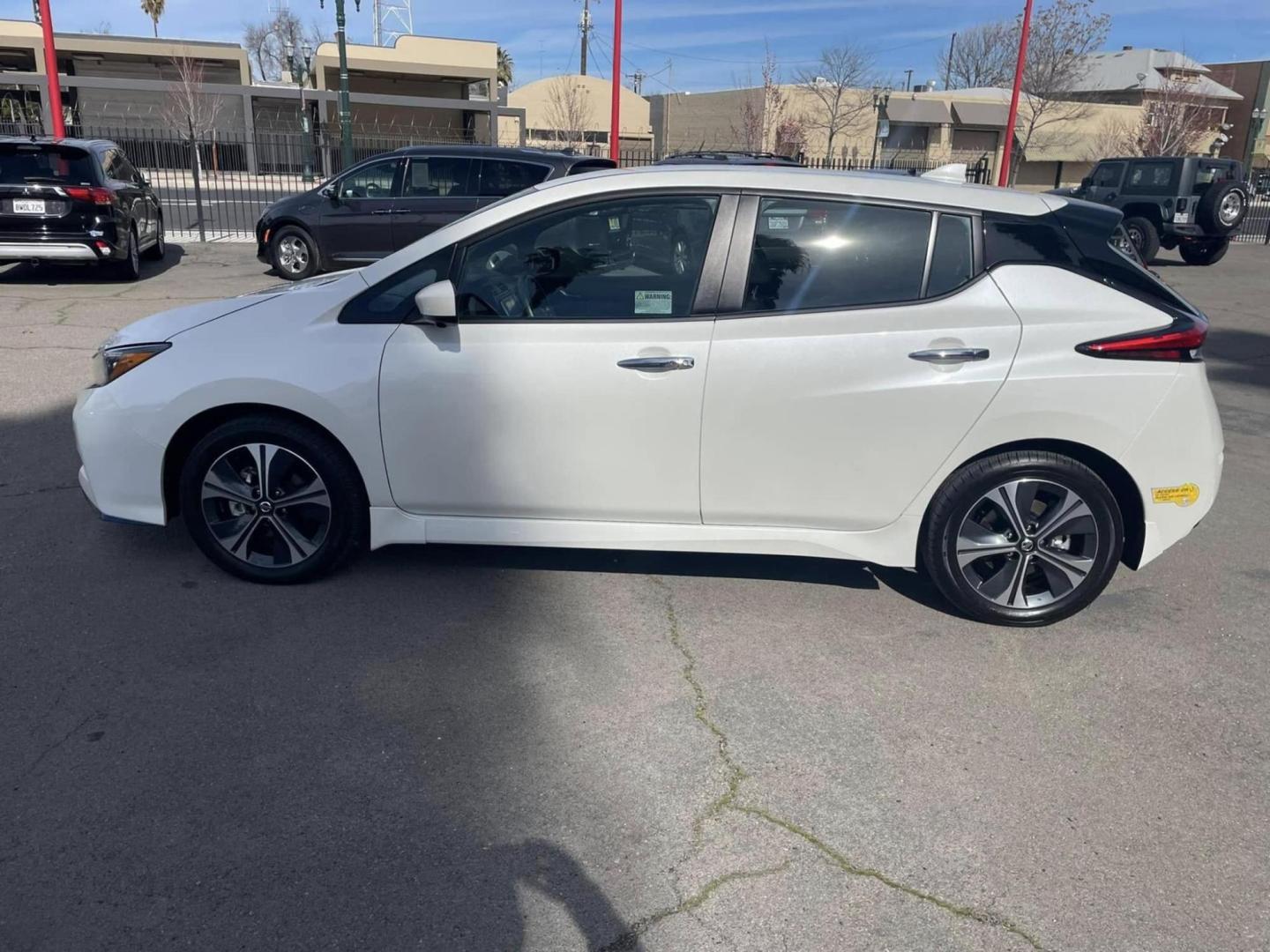 2022 Nissan LEAF SV (1N4BZ1CV9NC) with an ELECTRIC engine, CVT transmission, located at 722 E Miner Ave, Stockton, CA, 95202, (209) 871-6645, 37.956711, -121.282310 - PLUS TAXES AND FEES NO CHARGER AVAILABLE - Photo#12