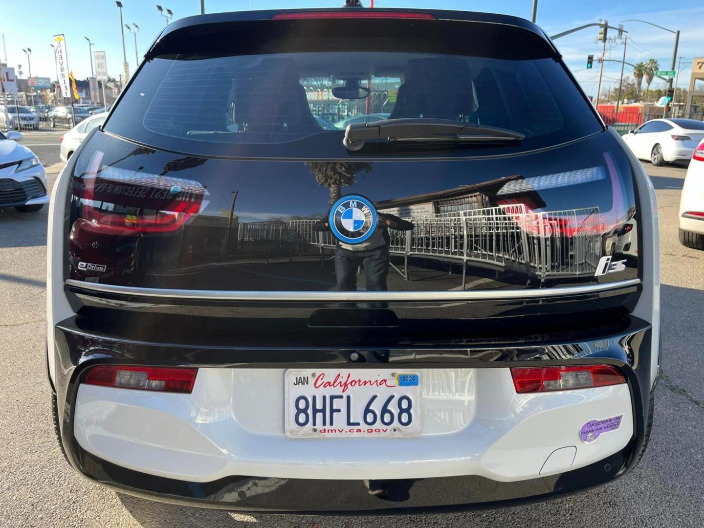 2019 WHITE /GRAY BMW i3 s (WBY8P6C59KV) with an ELECTRIC engine, CVT transmission, located at 722 E Miner Ave, Stockton, CA, 95202, (209) 871-6645, 37.956711, -121.282310 - Up to $4,000 in Savings This vehicle may qualify for the Pre-Owned Clean Vehicle tax credit made available to taxpayers in the Inflation Reduction Act. For comprehensive details on the full range of eligibility requirements and to gain further insight into the Pre-Owned Clean Vehicle tax credit, w - Photo#16