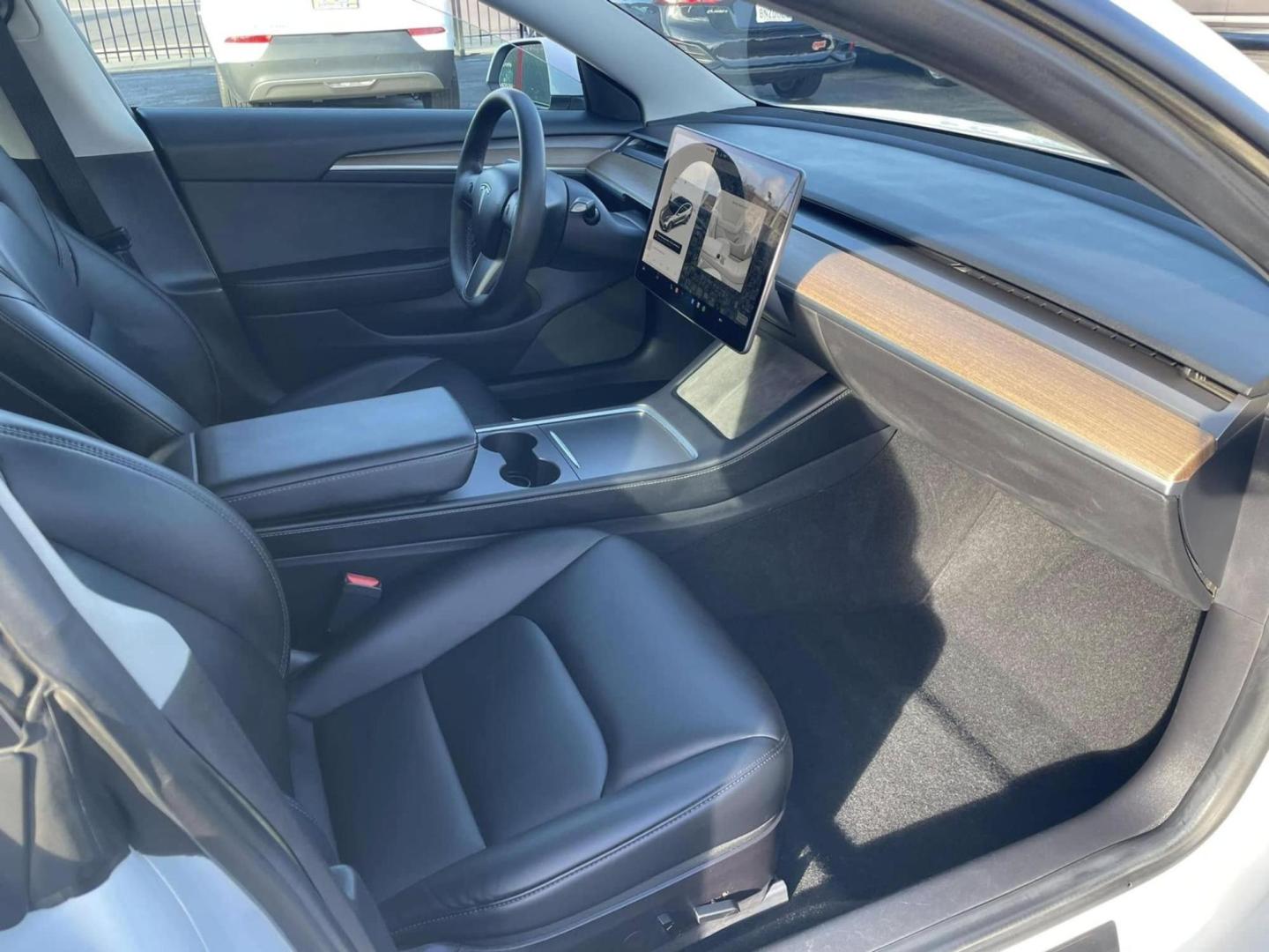 2021 WHITE Tesla Model 3 Long Range (5YJ3E1EB1MF) with an ELECTRIC engine, 1A transmission, located at 722 E Miner Ave, Stockton, CA, 95202, (209) 871-6645, 37.956711, -121.282310 - PLUS TAXES AND FEES NO CHARGER AVAILABLE - Photo#12