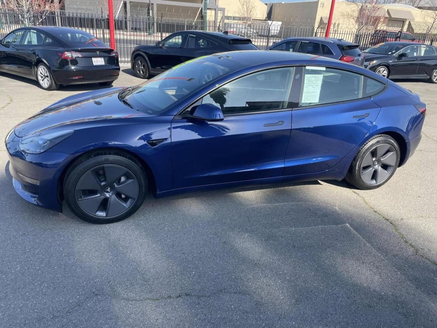 2022 Tesla Model 3 Standard Range Plus (5YJ3E1EA2NF) with an ELECTRIC engine, 1A transmission, located at 722 E Miner Ave, Stockton, CA, 95202, (209) 871-6645, 37.956711, -121.282310 - PLUS TAXES AND FEES NO CHARGER AVAILABLE - Photo#5