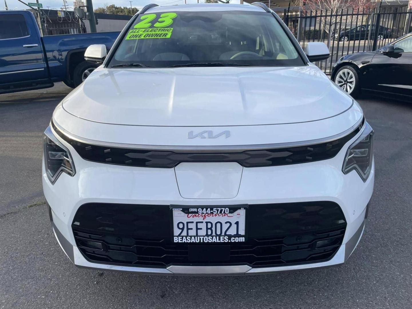 2023 WHITE Kia Niro EV Wave (KNDCT3L19P5) , 6A transmission, located at 722 E Miner Ave, Stockton, CA, 95202, (209) 871-6645, 37.956711, -121.282310 - PLUS TAXES AND FEES - Photo#2