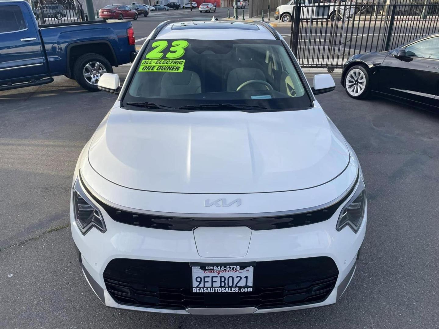 2023 WHITE Kia Niro EV Wave (KNDCT3L19P5) , 6A transmission, located at 722 E Miner Ave, Stockton, CA, 95202, (209) 871-6645, 37.956711, -121.282310 - PLUS TAXES AND FEES - Photo#3