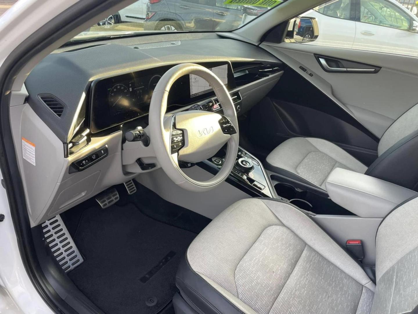 2023 WHITE Kia Niro EV Wave (KNDCT3L19P5) , 6A transmission, located at 722 E Miner Ave, Stockton, CA, 95202, (209) 871-6645, 37.956711, -121.282310 - PLUS TAXES AND FEES - Photo#7