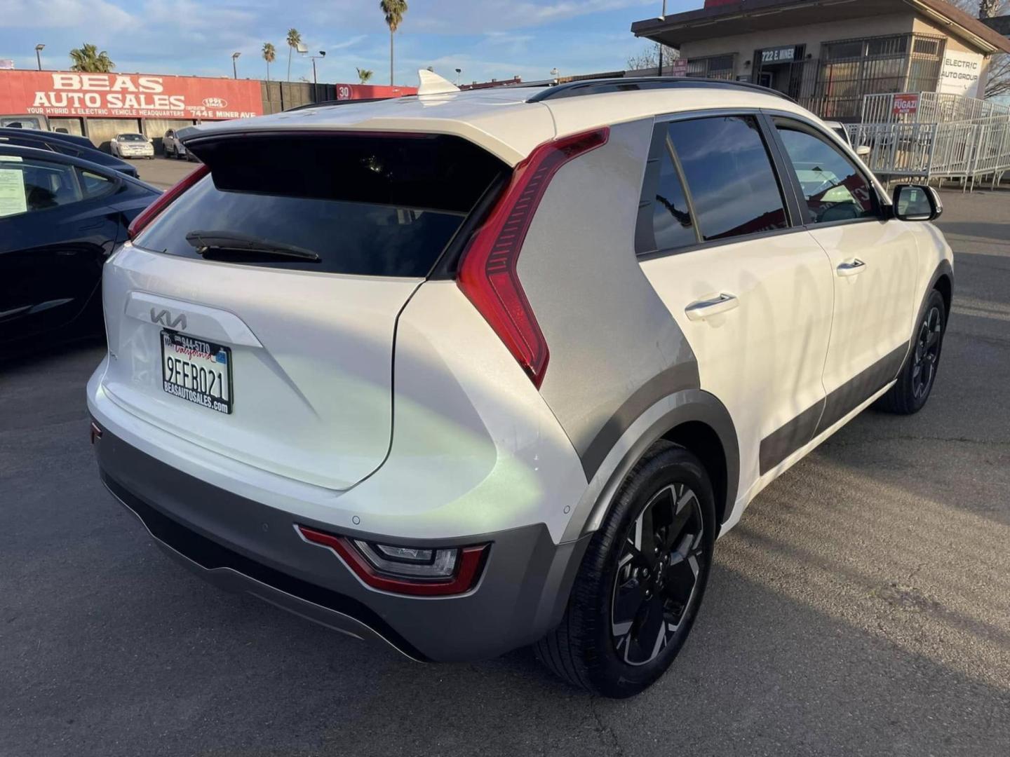 2023 WHITE Kia Niro EV Wave (KNDCT3L19P5) , 6A transmission, located at 722 E Miner Ave, Stockton, CA, 95202, (209) 871-6645, 37.956711, -121.282310 - PLUS TAXES AND FEES - Photo#17