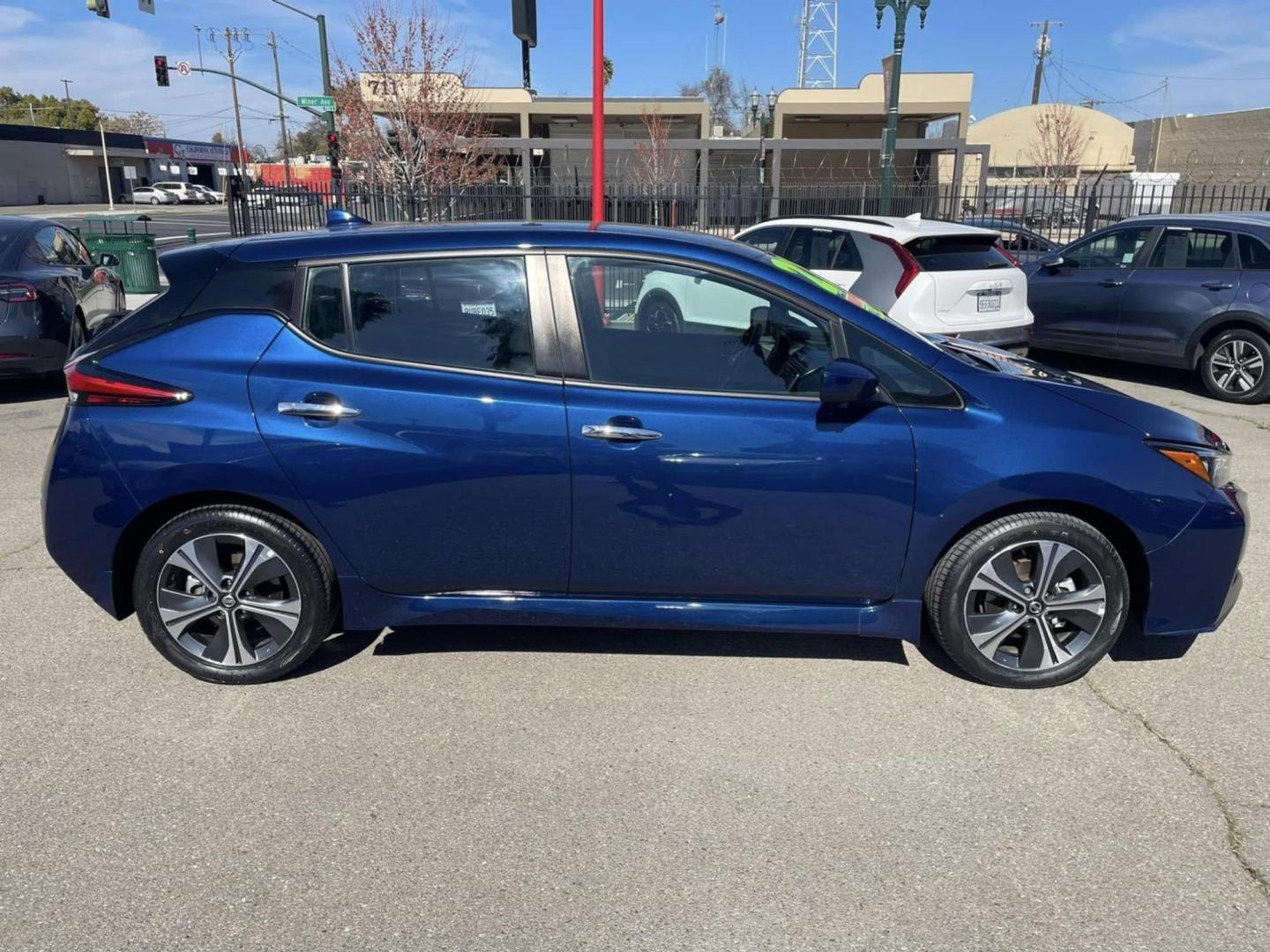 2022 Nissan LEAF SV (1N4BZ1CV7NC) with an ELECTRIC engine, CVT transmission, located at 722 E Miner Ave, Stockton, CA, 95202, (209) 871-6645, 37.956711, -121.282310 - PLUS TAXES AND FEES - Photo#18