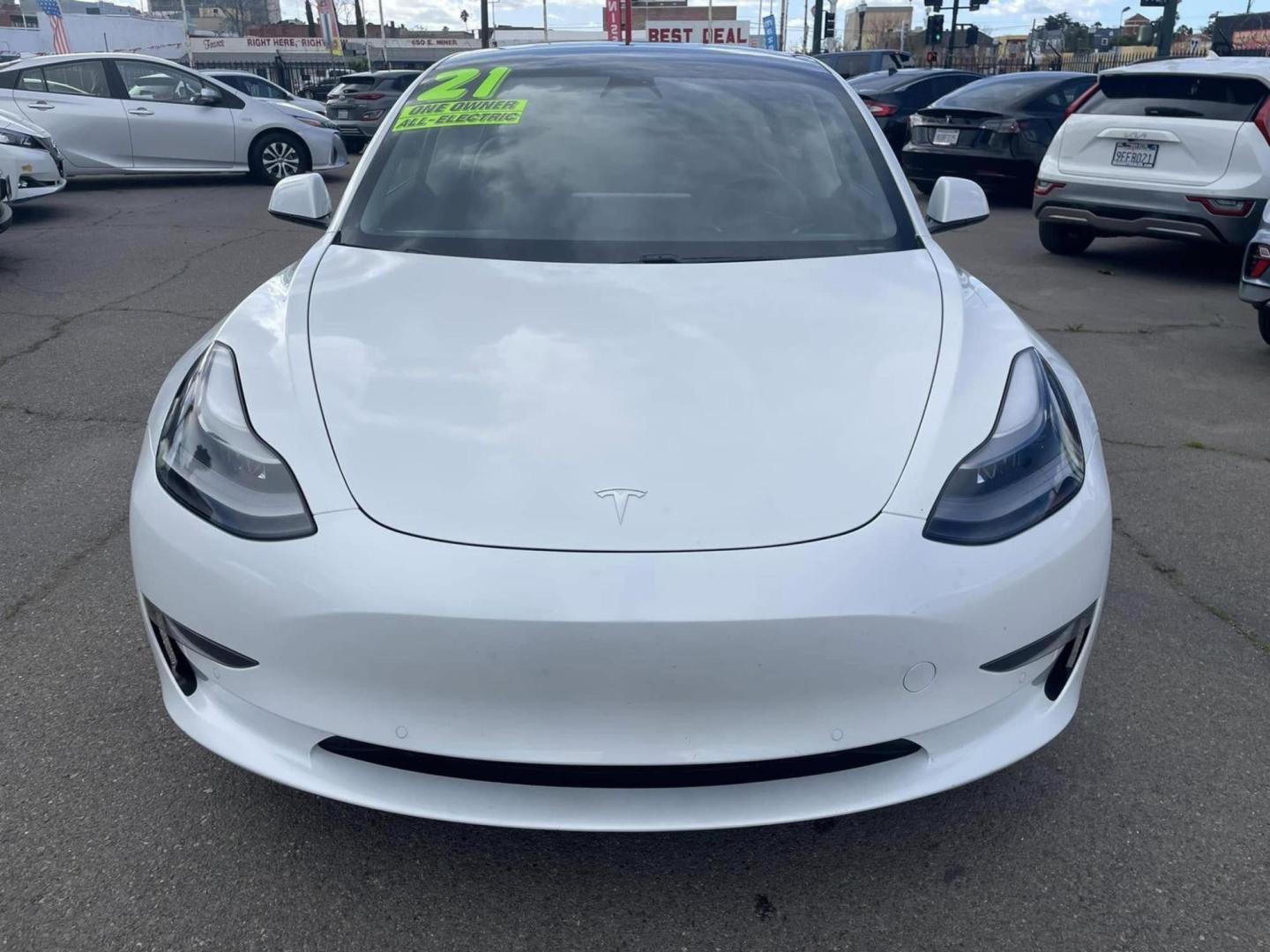 2021 WHITE Tesla Model 3 Long Range (5YJ3E1EB7MF) with an ELECTRIC engine, 1A transmission, located at 722 E Miner Ave, Stockton, CA, 95202, (209) 871-6645, 37.956711, -121.282310 - PLUS TAXES AND FEES NO CHARGER AVAILABLE - Photo#2