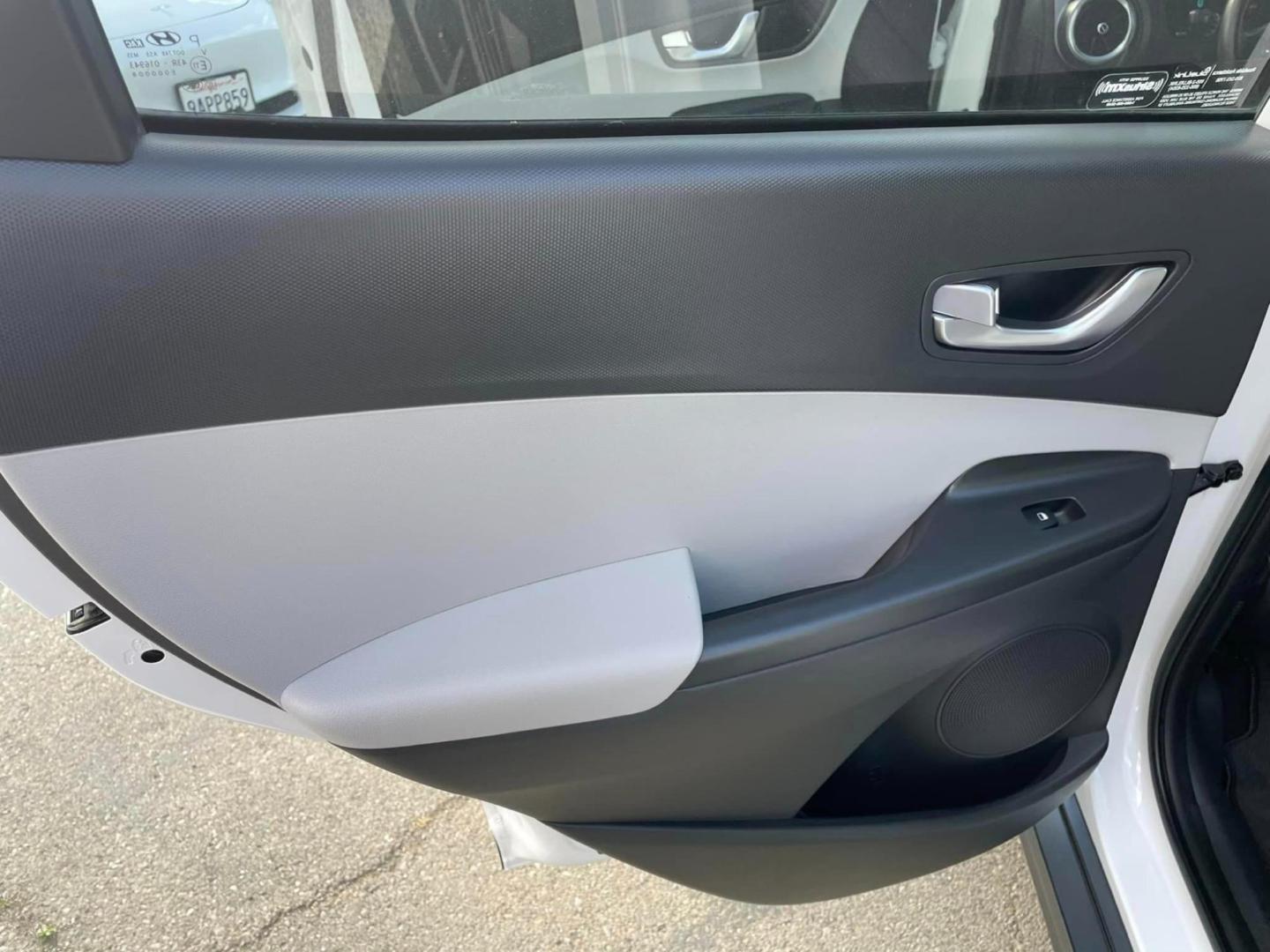 2022 WHITE /GRAY Hyundai Kona EV Limited (KM8K33AGXNU) with an ELECTRIC engine, 1A transmission, located at 722 E Miner Ave, Stockton, CA, 95202, (209) 871-6645, 37.956711, -121.282310 - Up to $4,000 in Savings This vehicle may qualify for the Pre-Owned Clean Vehicle tax credit made available to taxpayers in the Inflation Reduction Act. For comprehensive details on the full range of eligibility requirements and to gain further insight into the Pre-Owned Clean Vehicle tax credit, w - Photo#9