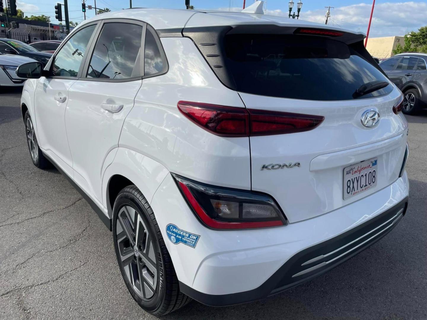 2022 WHITE /GRAY Hyundai Kona EV Limited (KM8K33AGXNU) with an ELECTRIC engine, 1A transmission, located at 722 E Miner Ave, Stockton, CA, 95202, (209) 871-6645, 37.956711, -121.282310 - Up to $4,000 in Savings This vehicle may qualify for the Pre-Owned Clean Vehicle tax credit made available to taxpayers in the Inflation Reduction Act. For comprehensive details on the full range of eligibility requirements and to gain further insight into the Pre-Owned Clean Vehicle tax credit, w - Photo#14